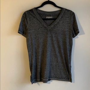 Women’s Mudd V neck top